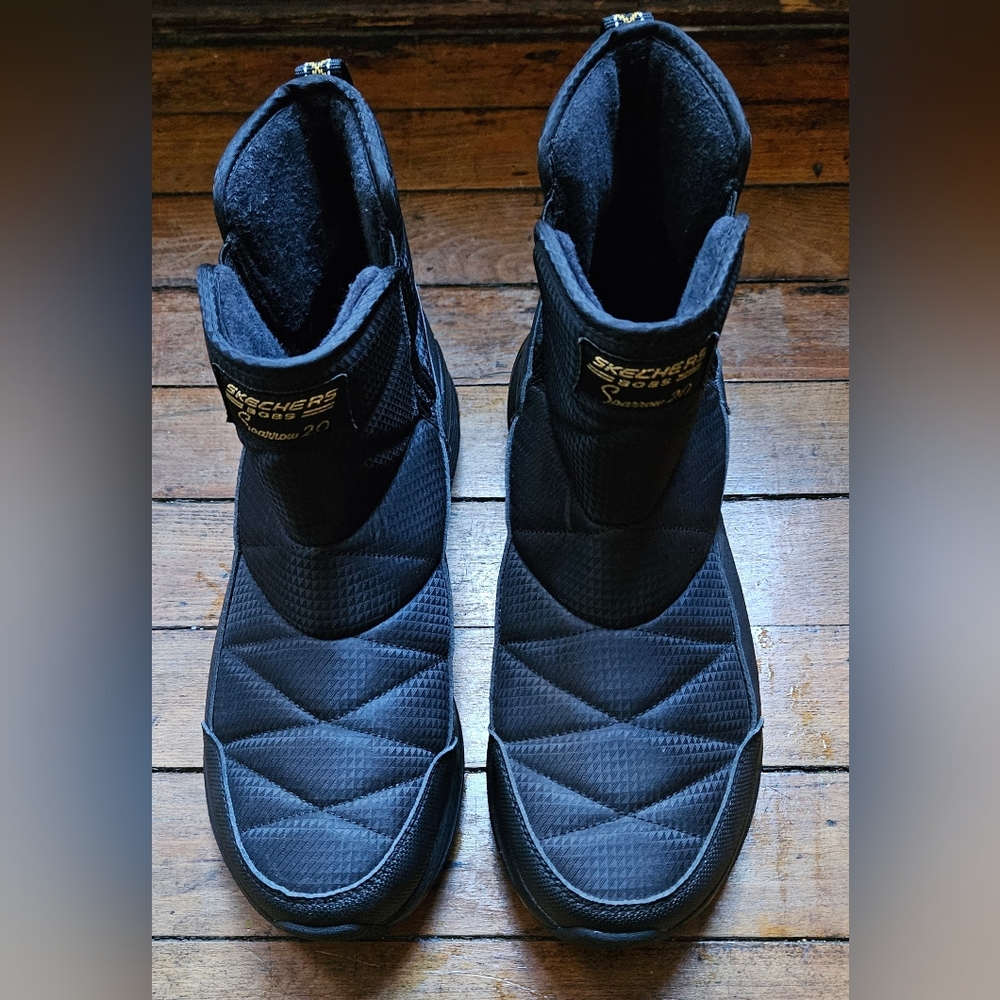 9.5, NWOT, Skechers Women's BOBS Sparrow 2.0 Club Snow Boots, Memory Foam